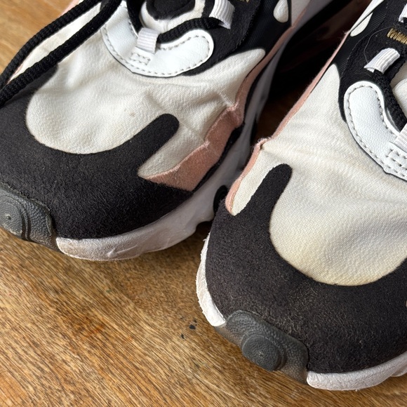 Nike Air Max 270 React Black Coral - Picture 12 of 12